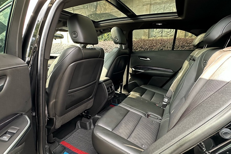 凯迪拉克XT4 2022款 28T 两驱风尚型中控内饰7007