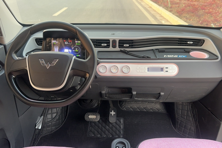 五菱汽车 宏光MINIEV 2021款 马卡龙臻享款 三元锂中控内饰7001