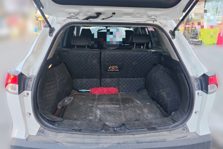 丰田 锋兰达 2023款 2.0L CVT精英版中控内饰23