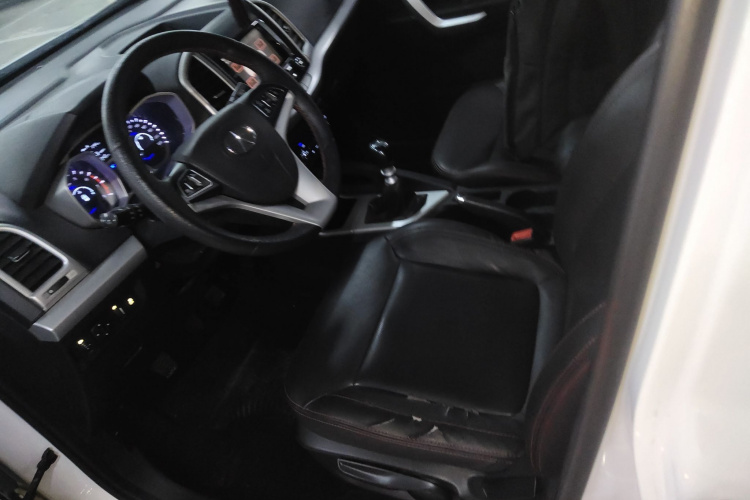 江汽集团 瑞风S3 2016款 1.5L 手动豪华智能型局部细节19