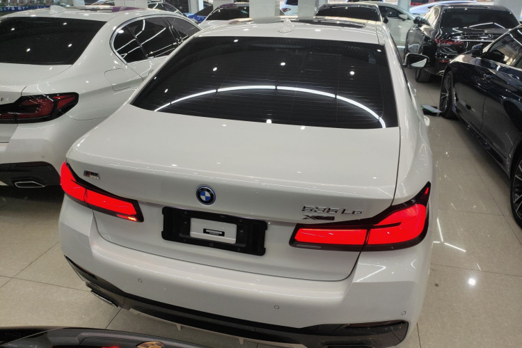 宝马5系新能源 2022款 改款 535Le M运动套装车身外观6004