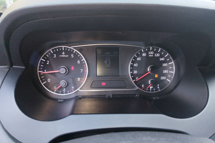 陆风X7 2015款 2.0T 全景尊贵版局部细节14