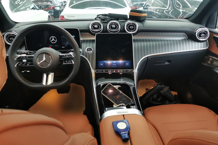 奔驰GLC 2023款 改款 GLC 300 L 4MATIC 动感型 5座中控内饰12