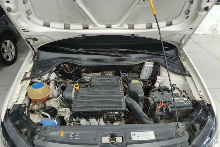 大众 Polo 2018款 1.5L 自动安享型机舱底盘24