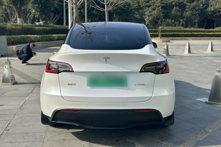 特斯拉 Model Y 2022款 改款 后轮驱动版车身外观6006