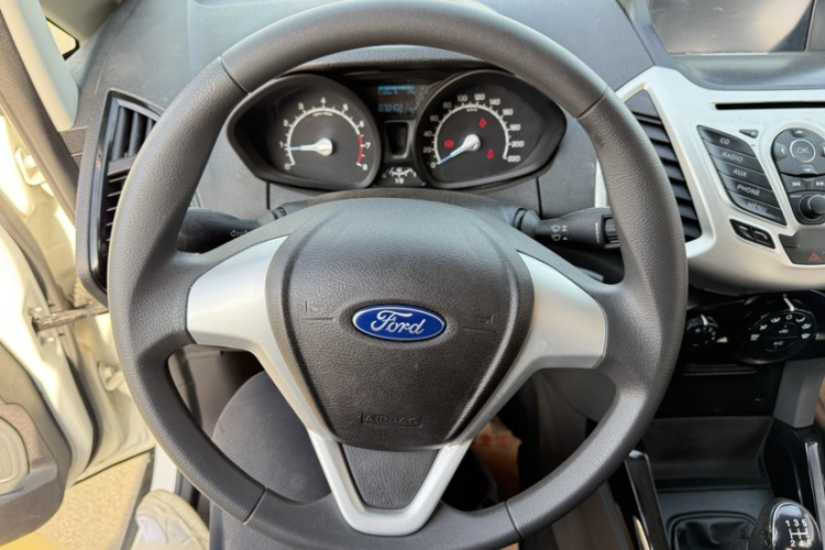 福特 翼搏 2013款 1.5L 手动风尚型局部细节13