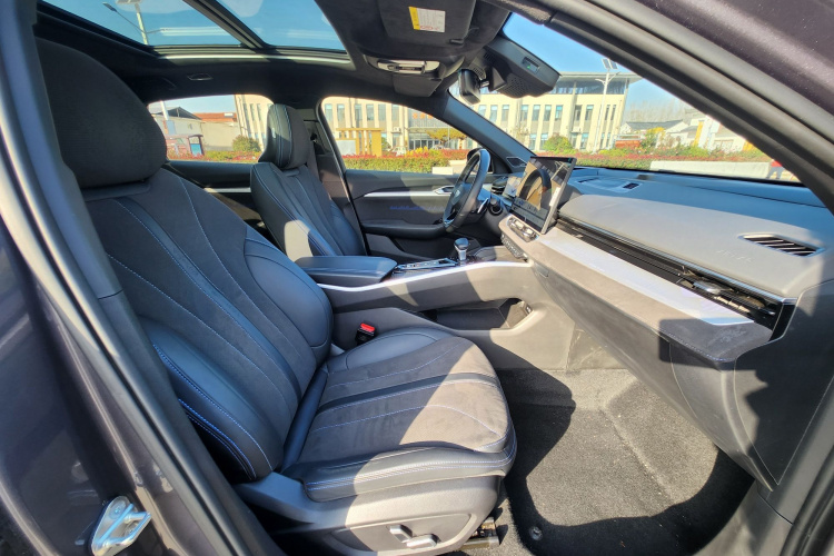 吉利汽车 星瑞 2025款 东方曜 2.0TD 望月版中控内饰7010