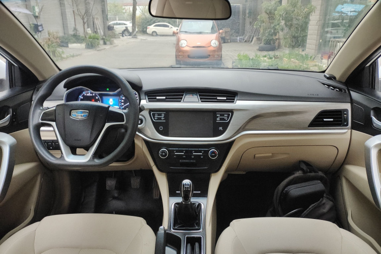 吉利汽车 帝豪 2017款 三厢百万款 1.5L 手动时尚型中控内饰12