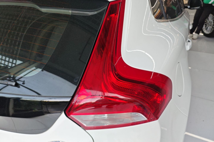 沃尔沃V40 2015款 1.6T 智雅版车身外观9