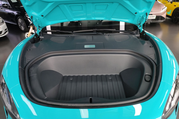 小米汽车 小米SU7 2024款 四驱超长续航高阶智驾Max版机舱底盘24