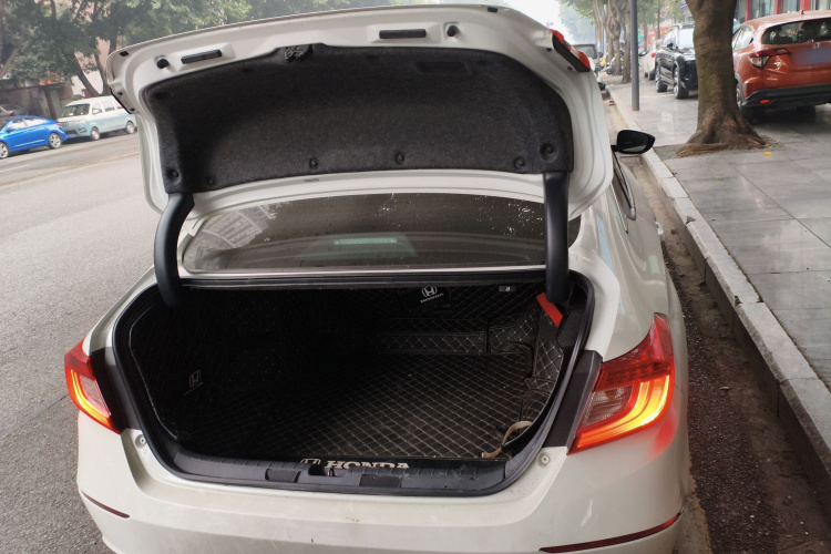 本田 雅阁 2018款 230TURBO 舒适版 国VI机舱底盘23