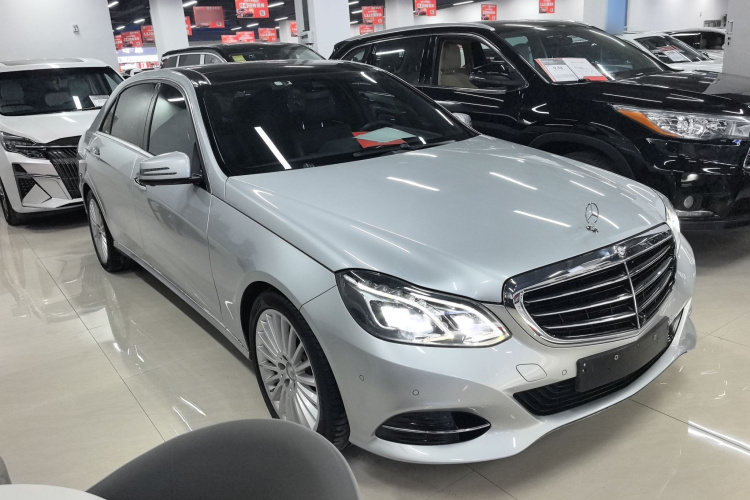 奔驰E级 2014款 改款 E 300 L车身外观3