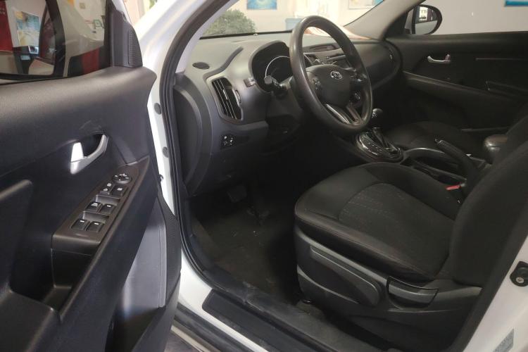 起亚 智跑 2016款 2.0L 自动两驱版GL中控内饰7002