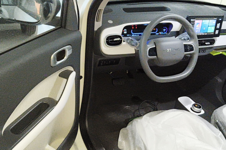 吉利银河 熊猫 2025款 210km 元气熊中控内饰20