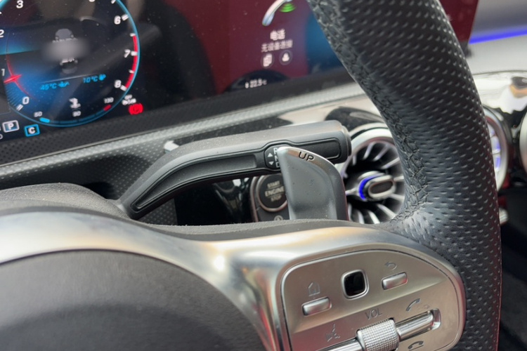 奔驰A级AMG 2023款 AMG A 35 L 4MATIC局部细节18