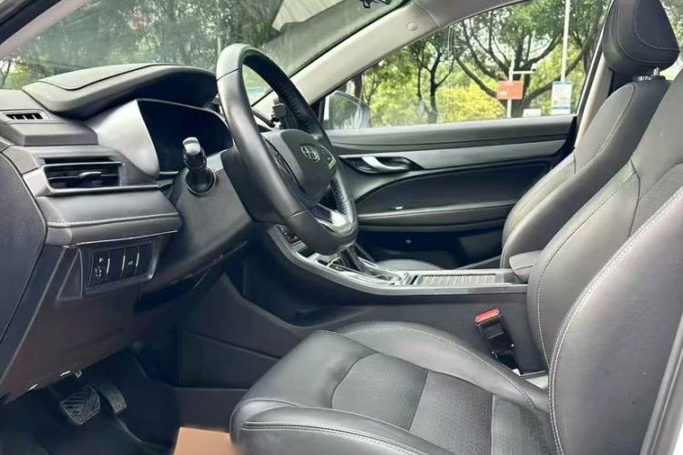 吉利汽车 帝豪 2021款 UP 1.5L CVT向上版中控内饰7002