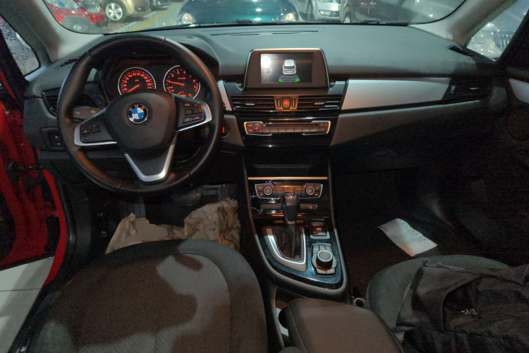 宝马2系旅行车 2016款 218i 领先型中控内饰12