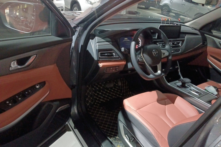 长安CS75 2024款 畅享版 1.5T DCT尊贵型中控内饰7003