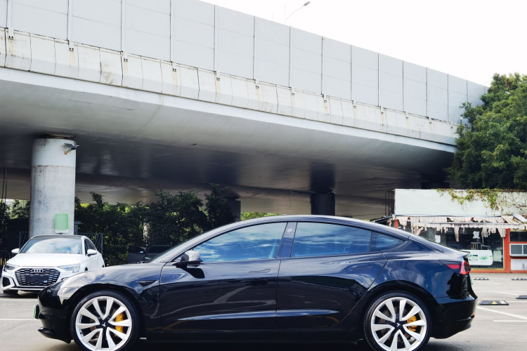 特斯拉 Model 3 2022款 后轮驱动版车身外观6003