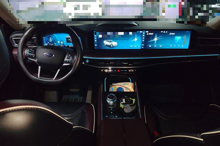 福特 探险者 2023款 EcoBoost 285 四驱钛金版 7座中控内饰7002