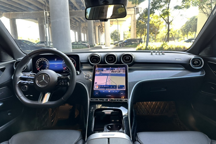 奔驰C级 2023款 改款 C 200 L 运动版中控内饰7007