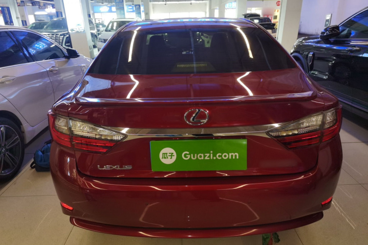 雷克萨斯ES 2015款 200 精英版车身外观6