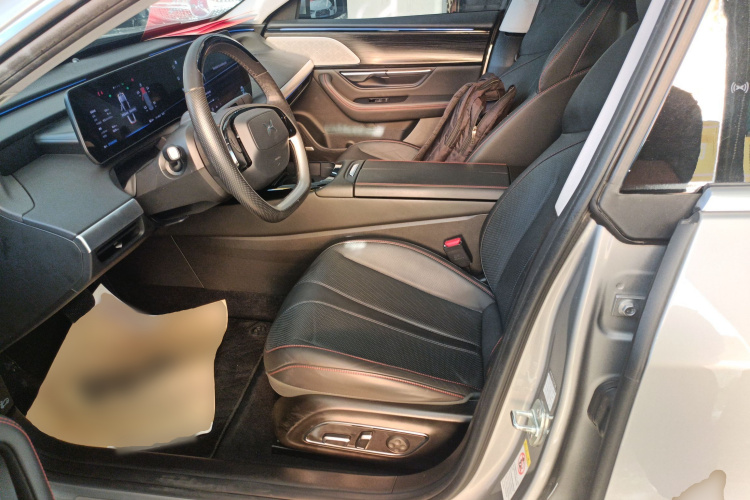 小鹏P7 2022款 625E中控内饰19