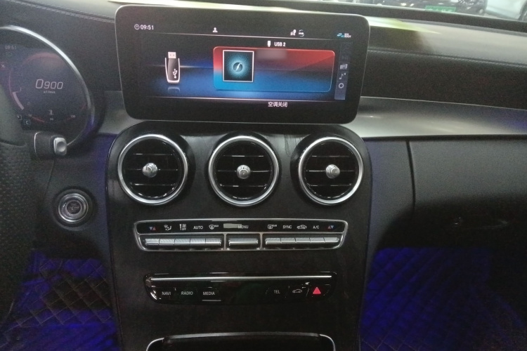 奔驰C级 2020款 改款 C 200 L 时尚型运动版局部细节16