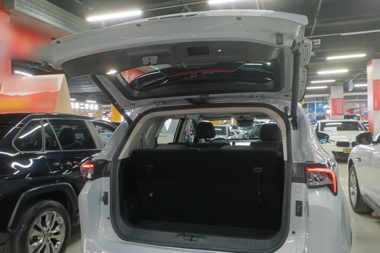 捷途山海L7 2024款 1.5T 120km ULTRA 7座机舱底盘23