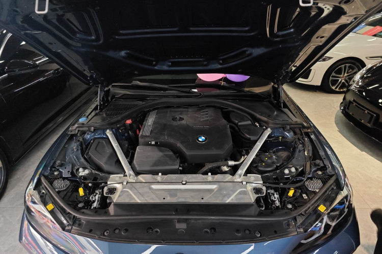 宝马4系 2022款 改款 425i M运动曜夜套装机舱底盘24