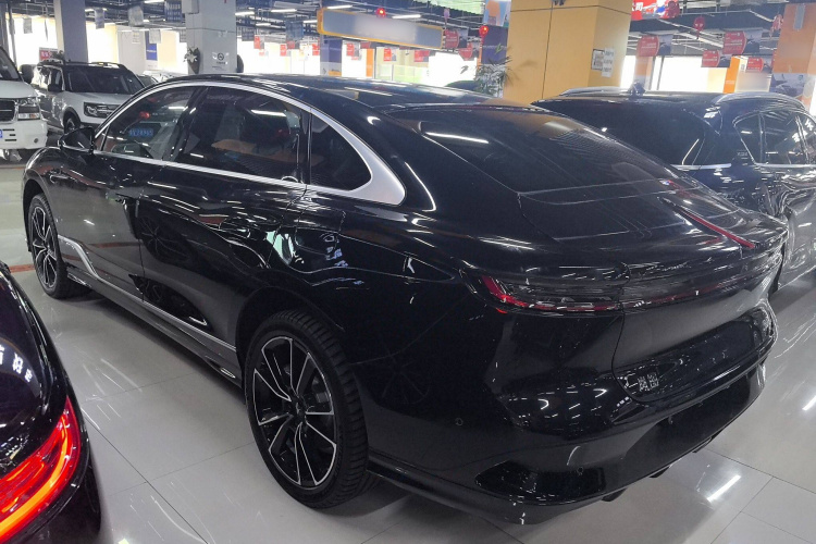 岚图汽车 岚图追光 2024款 PHEV 四驱超长续航旗舰版车身外观6004