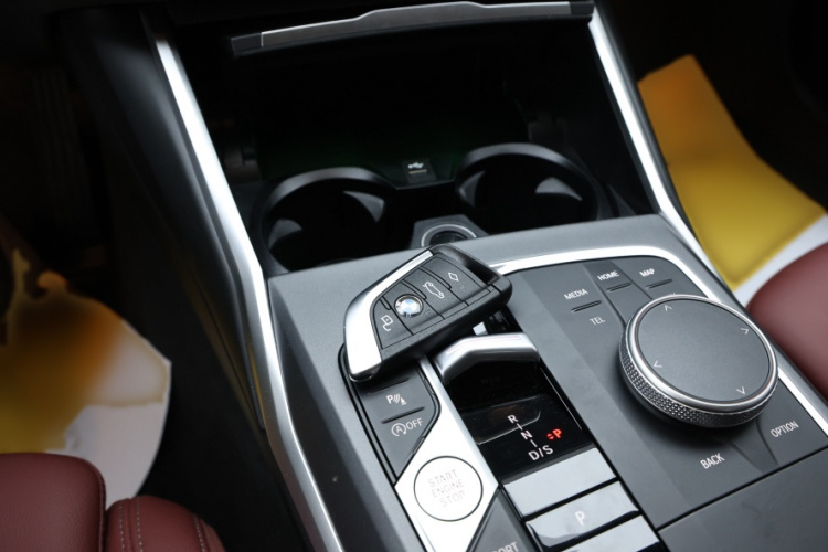 宝马3系 2025款 325i M运动套装中控内饰7002