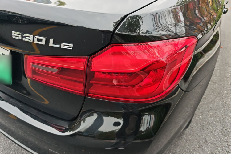 宝马5系新能源 2020款 里程升级版 530Le 豪华套装车身外观6006