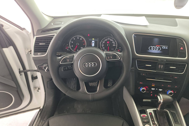 奥迪Q5(进口) 2013款 45 TFSI quattro 运动型局部细节13