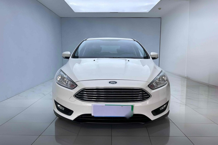 福特 福克斯 2020款 两厢经典 1.5L 自动风尚型车身外观6006