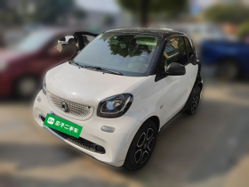 smart fortwo 2018款 0.9T 66千瓦硬顶先锋版 国V