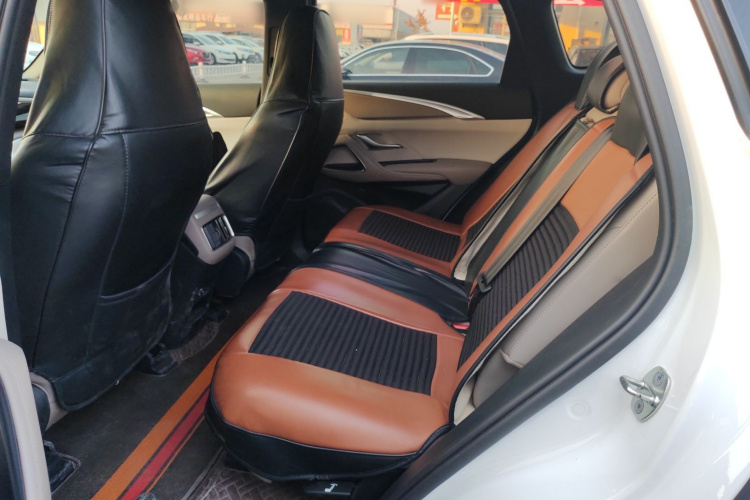 比亚迪 宋Pro新能源 2023款 冠军版 DM-i 71KM超越型中控内饰21