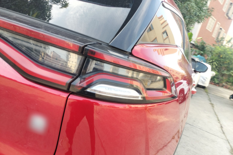 比亚迪 唐新能源 2021款 DM 2.0T 四驱高性能版创世旗舰型车身外观9