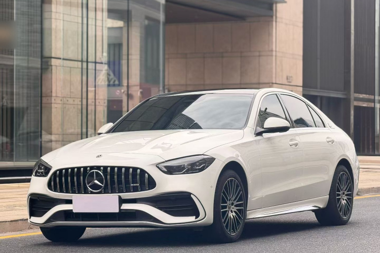 奔驰C级 2024款 改款 C 260 L 运动版车身外观1
