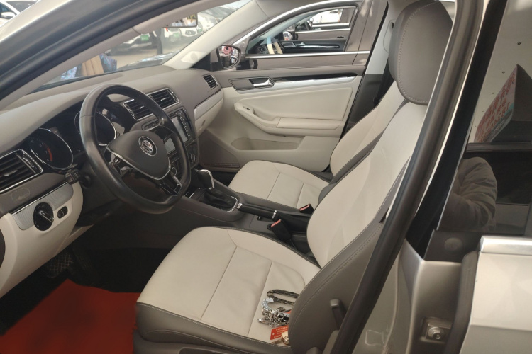 大众 速腾 2015款 1.6L 自动舒适型局部细节19