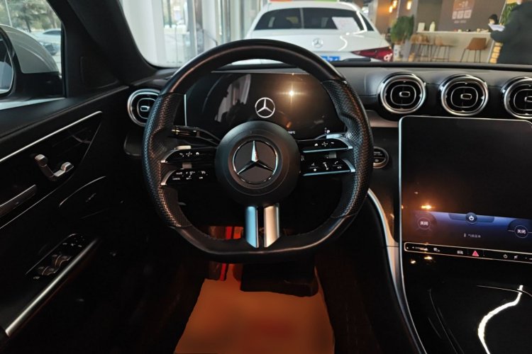 奔驰C级 2022款 改款 C 260 L 运动版局部细节13