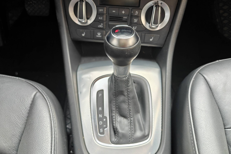 奥迪Q3 2013款 35 TFSI 舒适型局部细节18