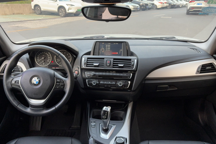 宝马1系(进口) 2016款 118i 领先型中控内饰7003