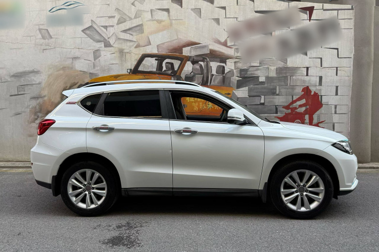 哈弗H2 2016款 红标 1.5T 自动两驱豪华型车身外观6003