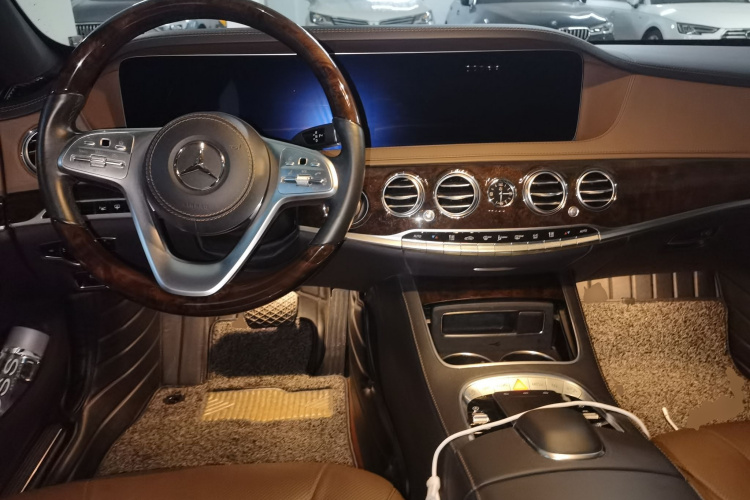 奔驰S级 2019款 S 350 L 豪华型 臻藏版中控内饰12