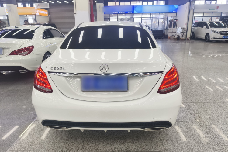 奔驰C级 2017款 C 180 L 运动版车身外观6