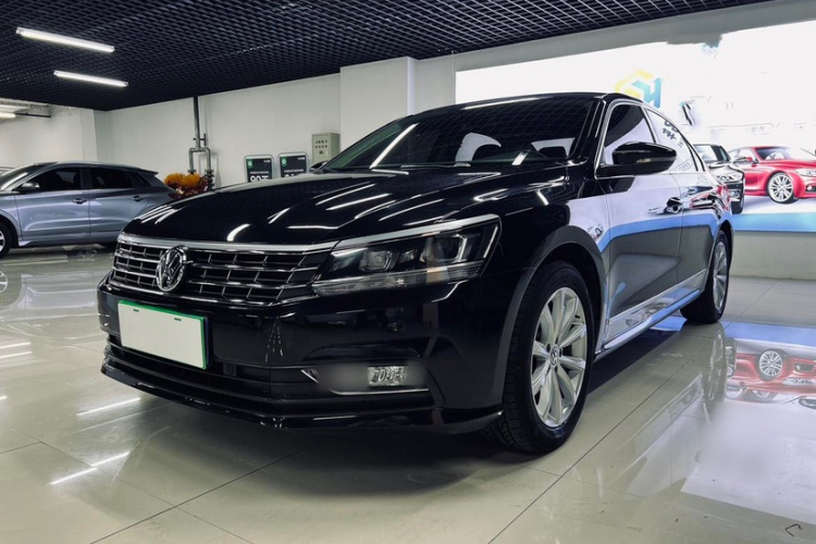 大众 帕萨特 2017款 330TSI DSG尊荣版车身外观1