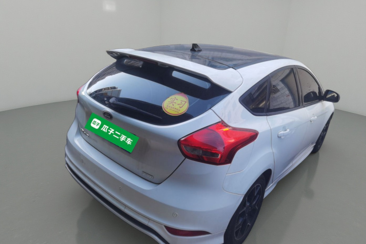 福特 福克斯 2017款 两厢 EcoBoost 180 自动精英型车身外观7