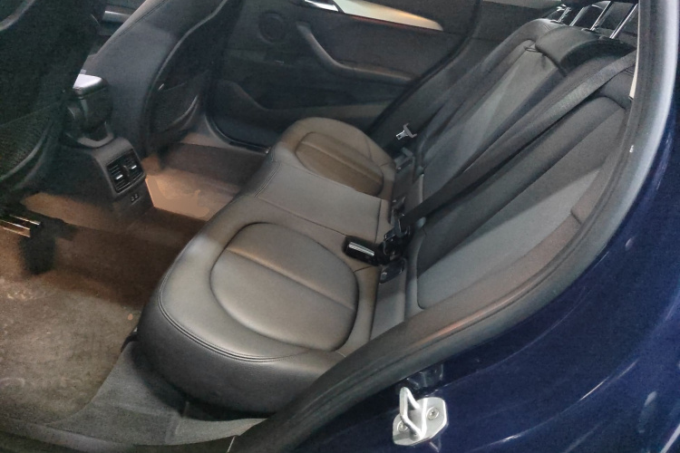 宝马X1 2019款 sDrive20Li 领先型中控内饰21