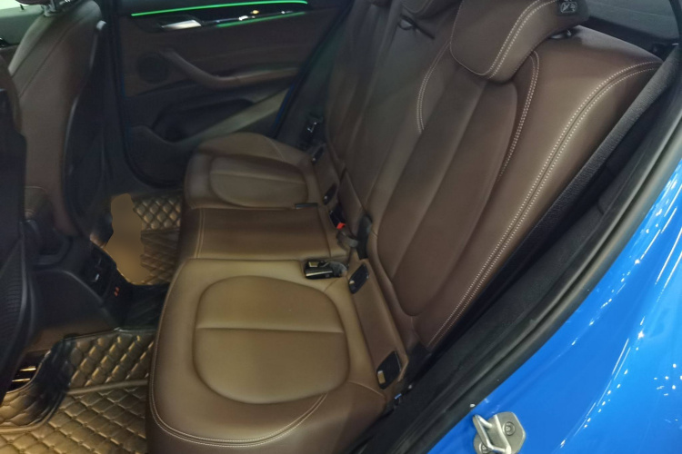 宝马X2 2020款 sDrive25i 领先型M运动套装中控内饰21